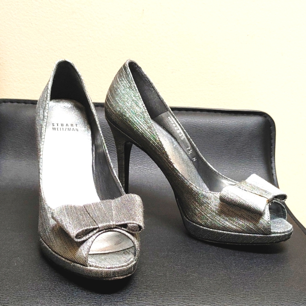 Stuart Weitzman Lamé Silver Platform Heels Truly a size 7 or a narrow 7.5